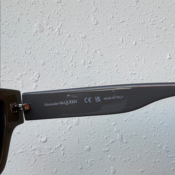 Alexander Mcqueen Gray Spike Stud Rectangular Sunglasses - Picture 4 of 5